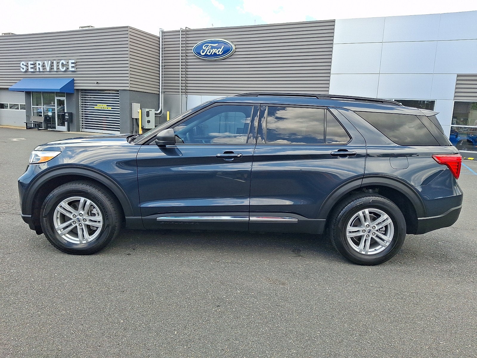 2024 Ford Explorer XLT