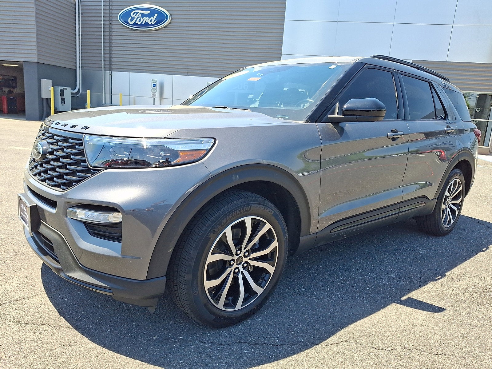 2022 Ford Explorer ST-Line