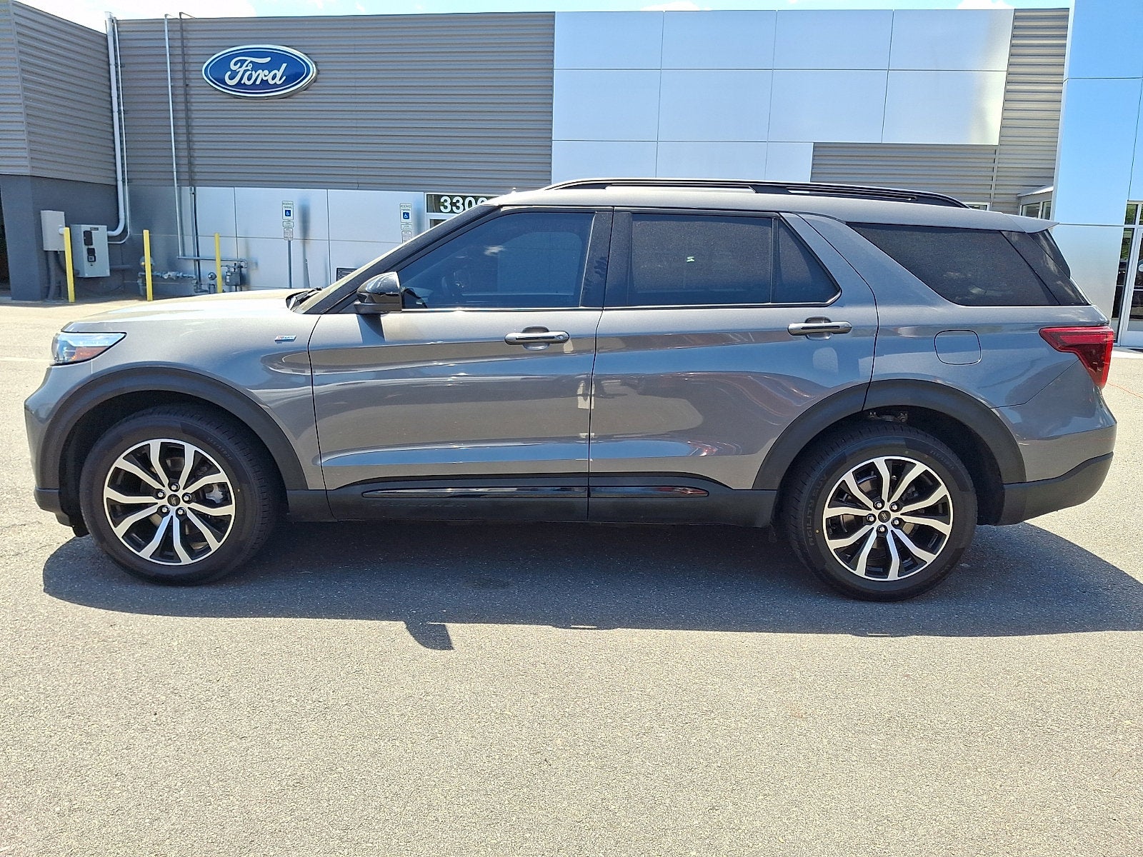 2023 Ford Explorer ST-Line