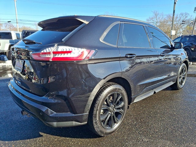 2022 Ford Edge SE