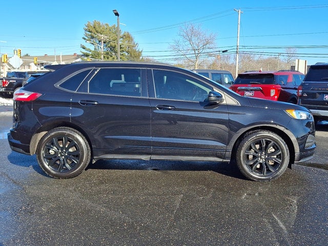 2022 Ford Edge SE