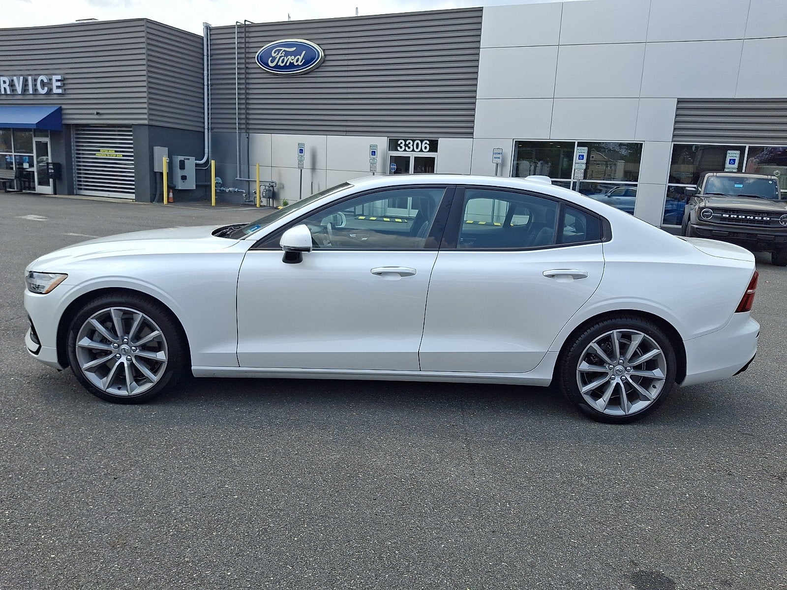 2021 Volvo S60 Momentum