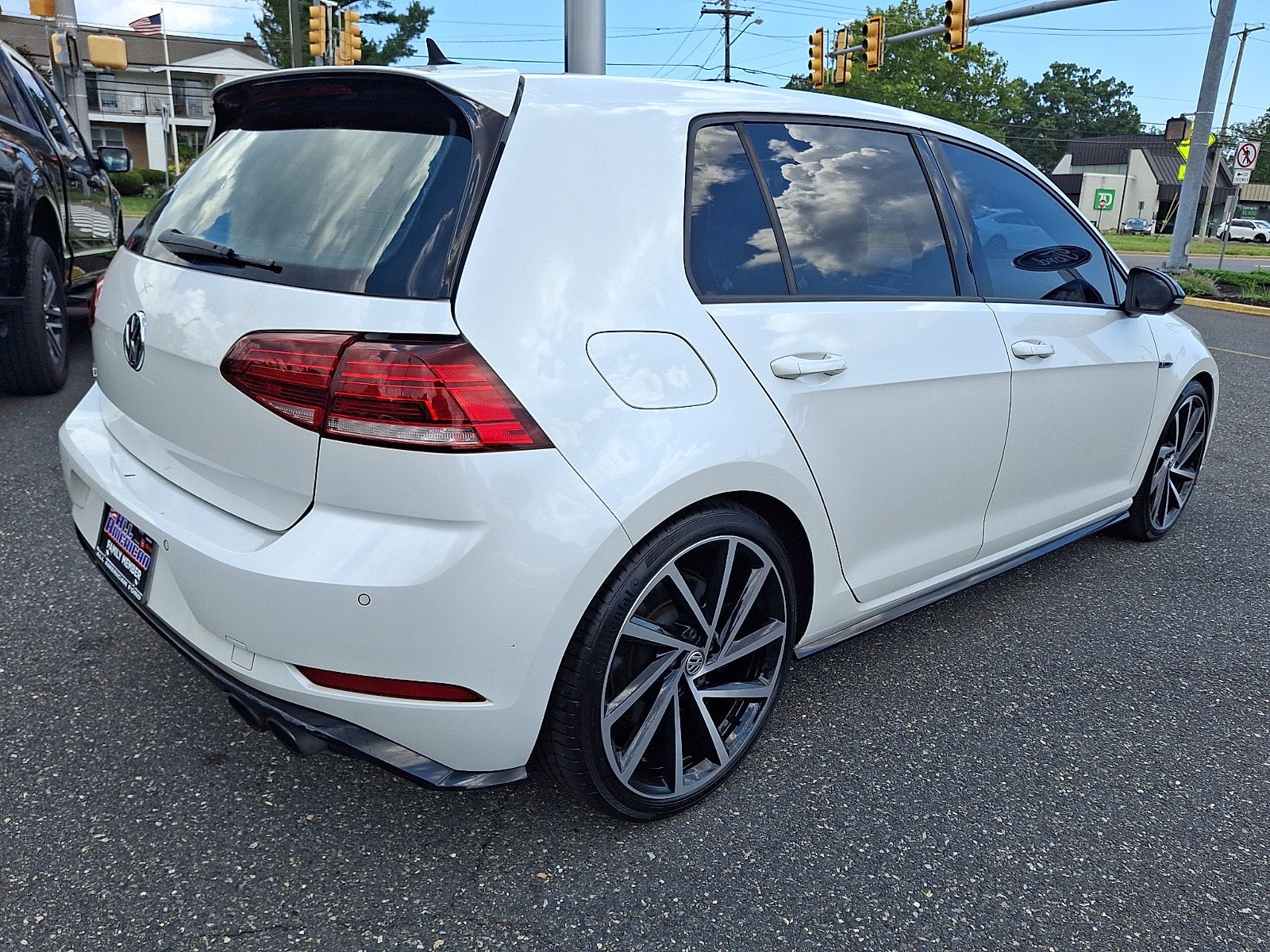 2018 Volkswagen Golf R 2.0T w/DCC & Navigation