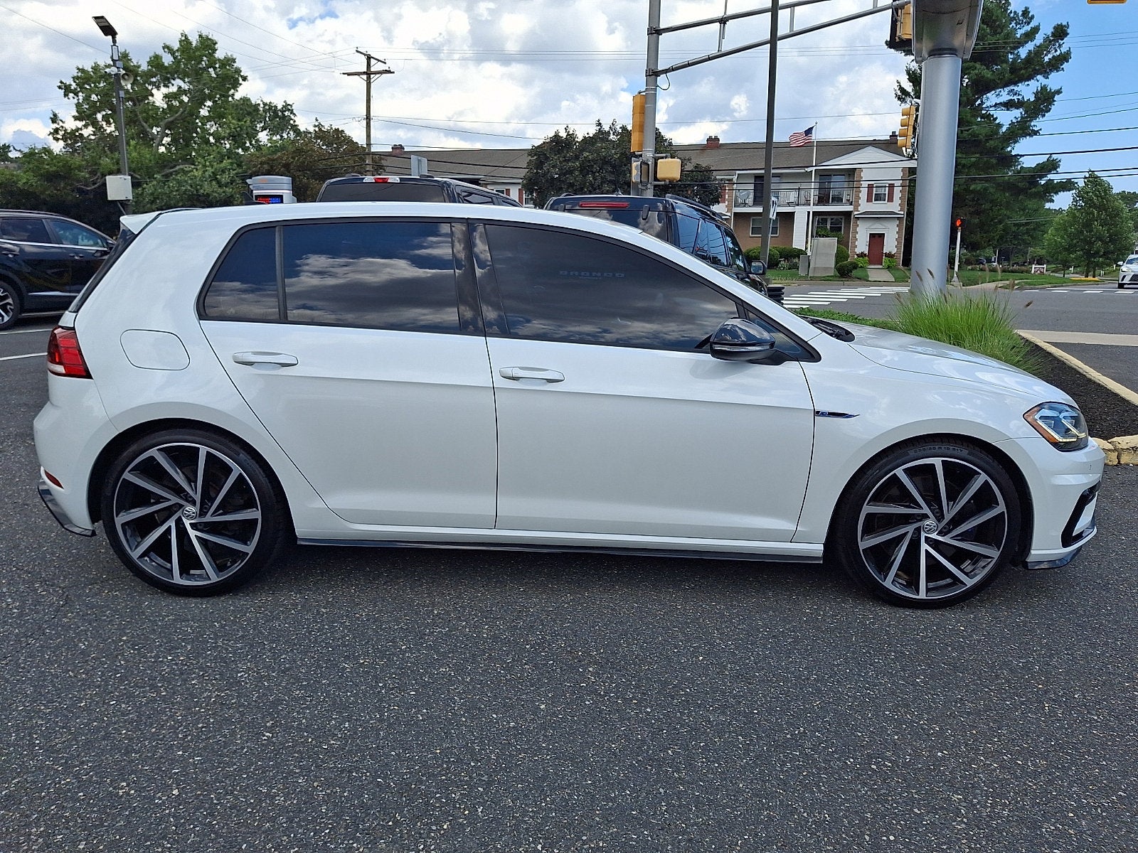 2018 Volkswagen Golf R 2.0T w/DCC & Navigation