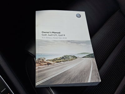 2018 Volkswagen Golf R 2.0T w/DCC & Navigation