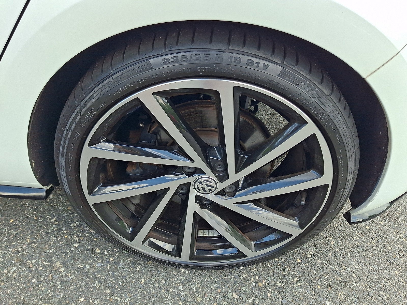 2018 Volkswagen Golf R 2.0T w/DCC & Navigation