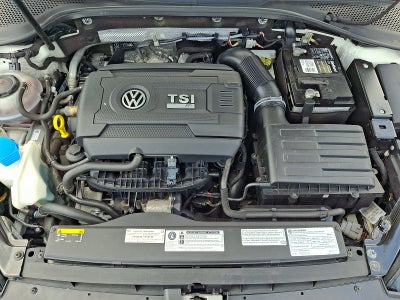 2018 Volkswagen Golf R 2.0T w/DCC & Navigation