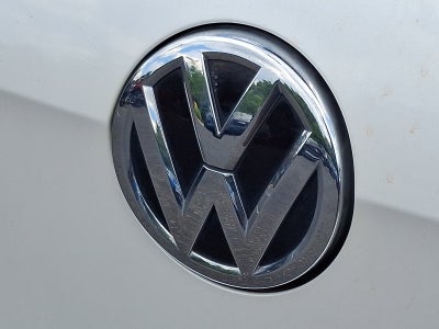 2018 Volkswagen Golf R 2.0T w/DCC & Navigation