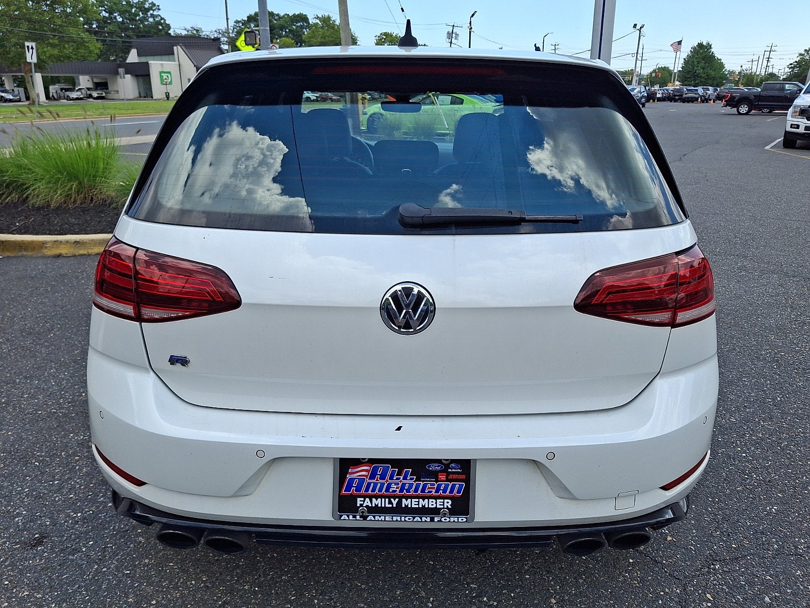 2018 Volkswagen Golf R 2.0T w/DCC & Navigation