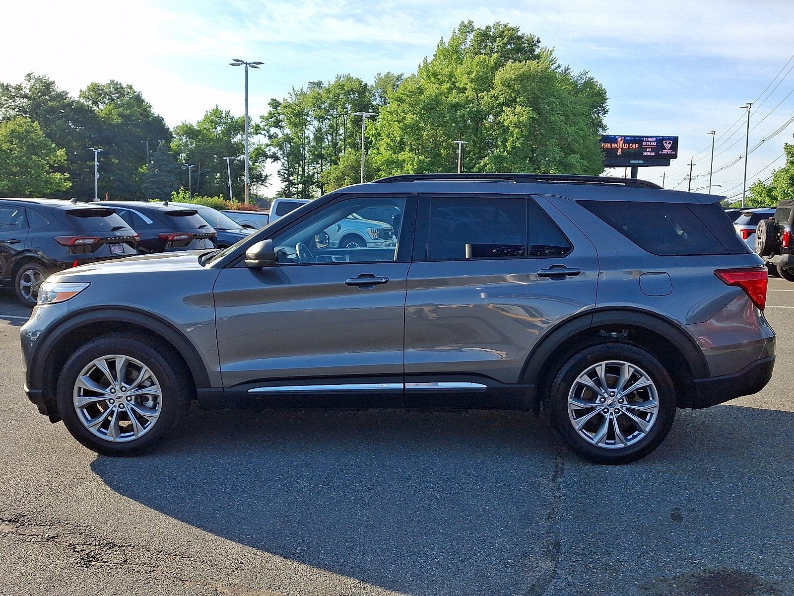 2023 Ford Explorer XLT