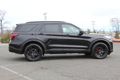 2026 Ford Explorer Red Diamond Blackout Edition