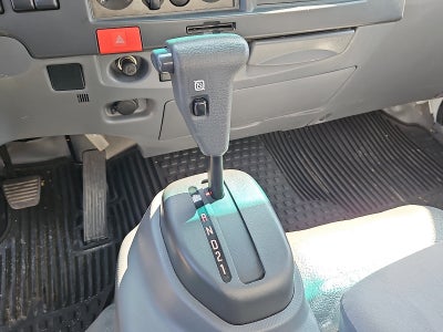 2019 Isuzu NRR 20' Box Truck W/Power Liftgate