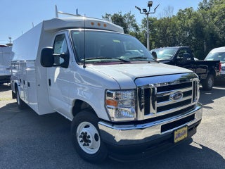 2025 Ford E-Series Cutaway Base