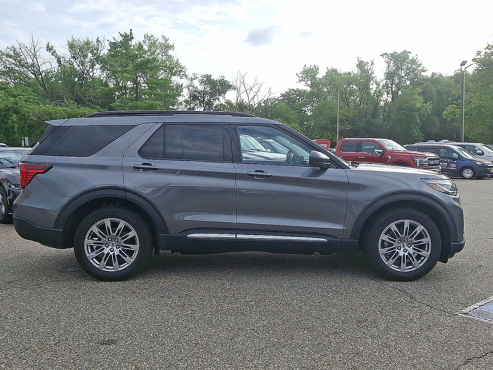 2025 Ford Explorer Active