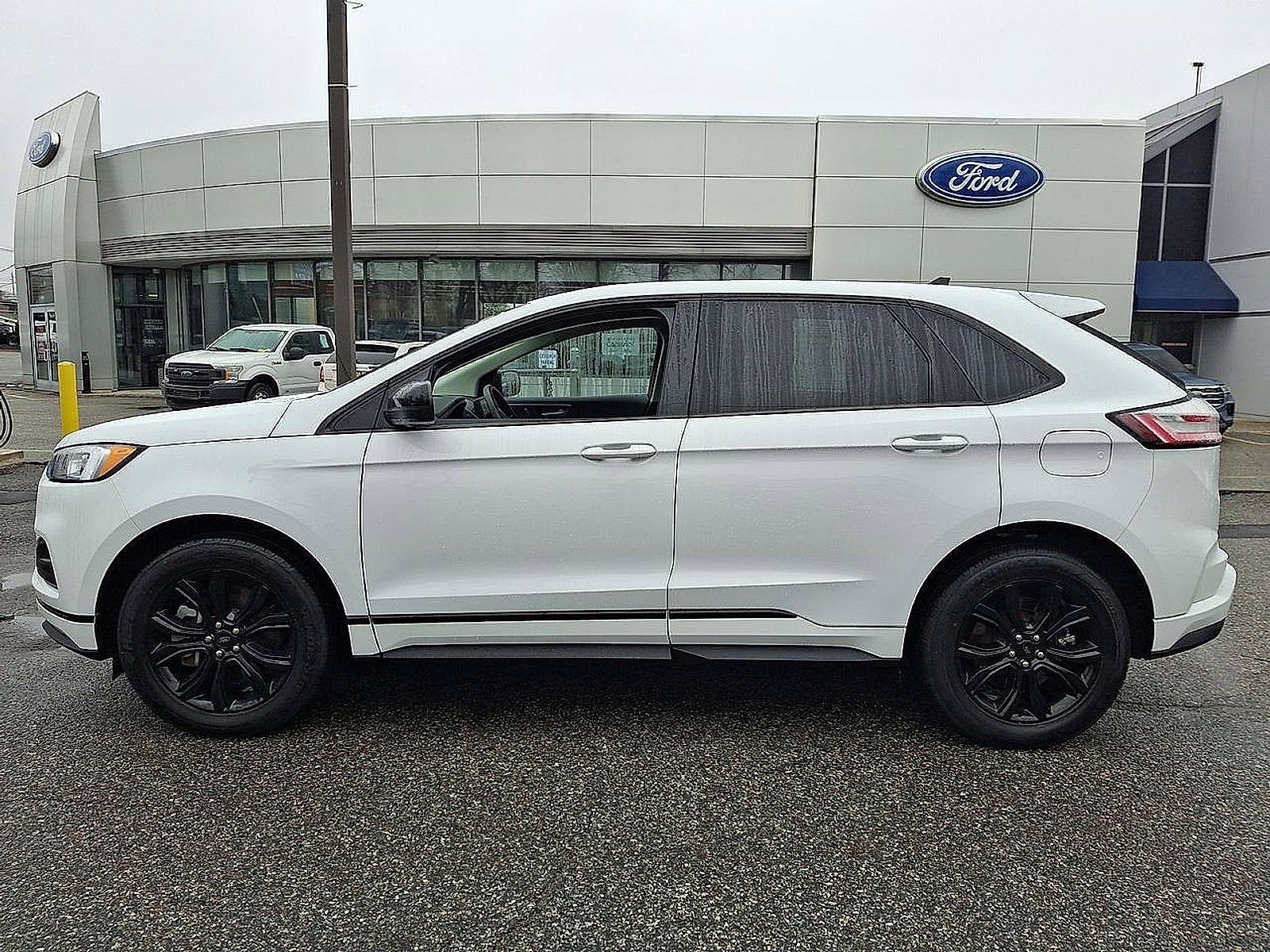 2023 Ford Edge SE