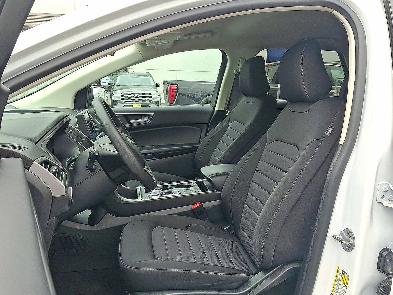 2022 Ford Edge SE