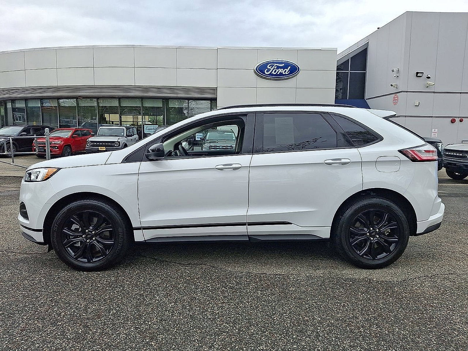 2022 Ford Edge SE