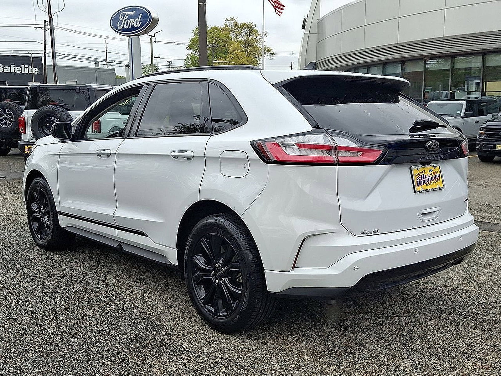 2022 Ford Edge SE