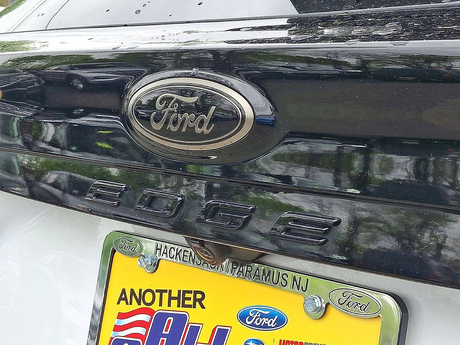 2022 Ford Edge SE