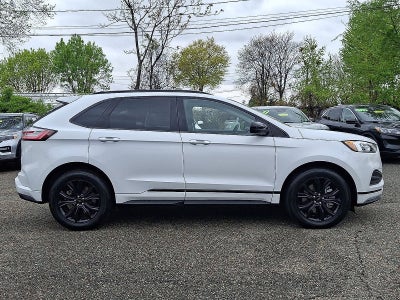 2022 Ford Edge SE
