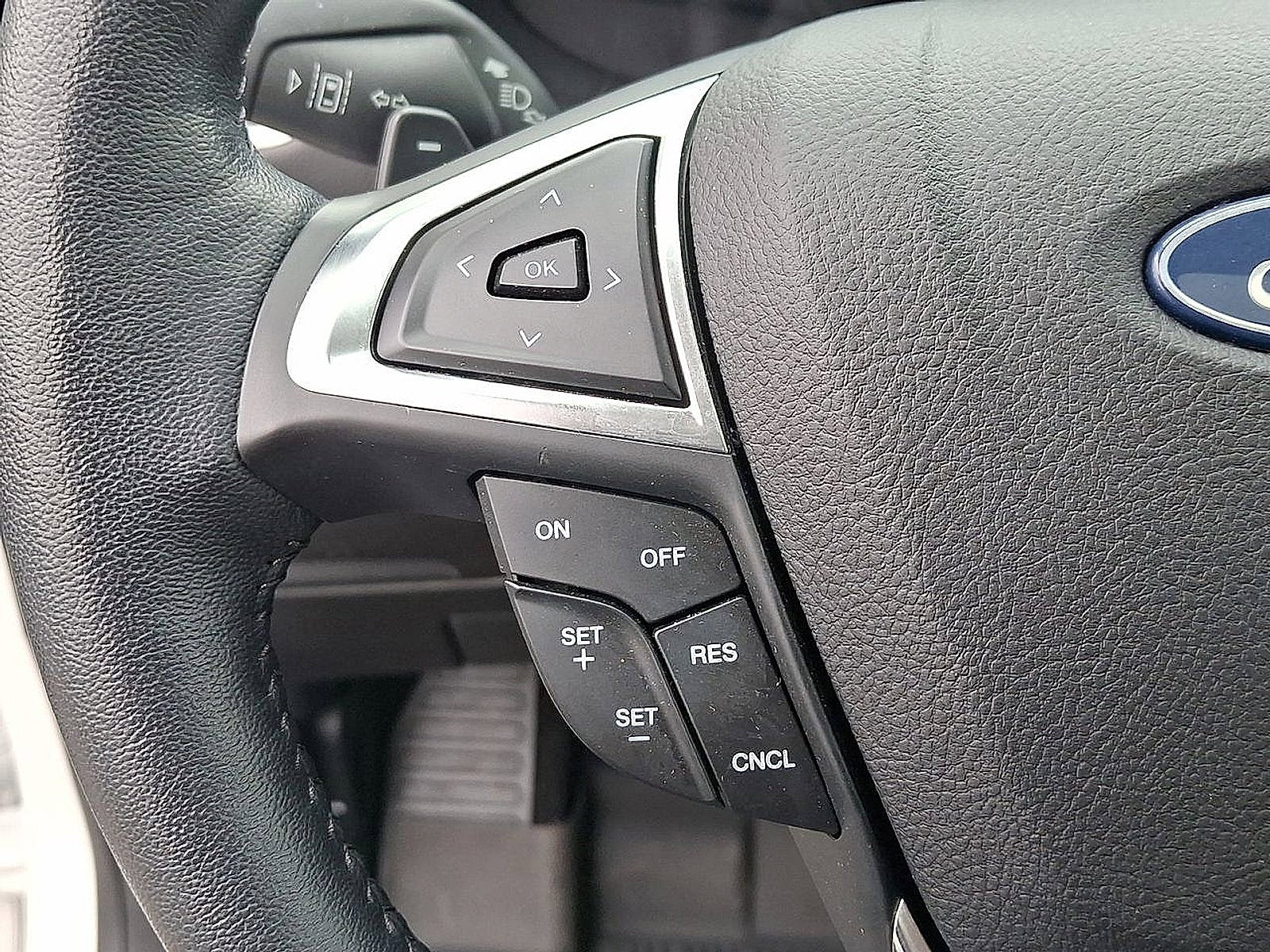 2023 Ford Edge Base
