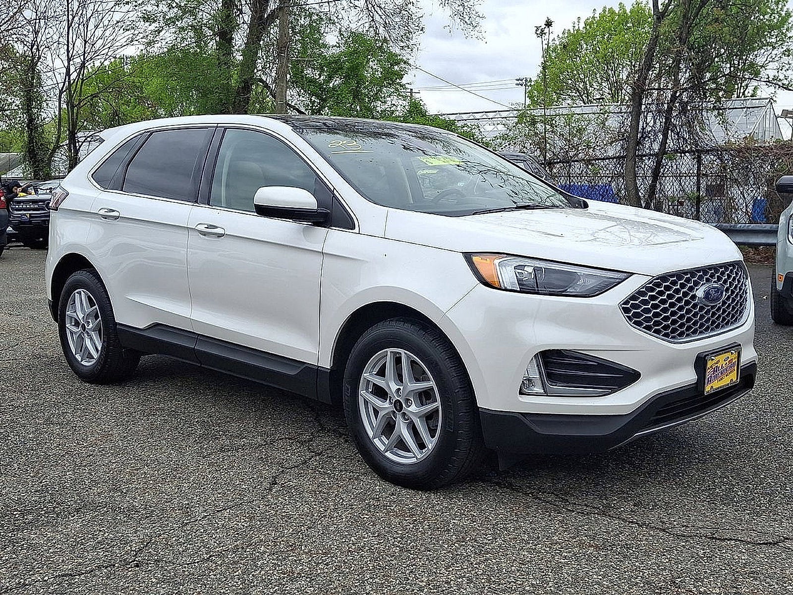 2023 Ford Edge Base