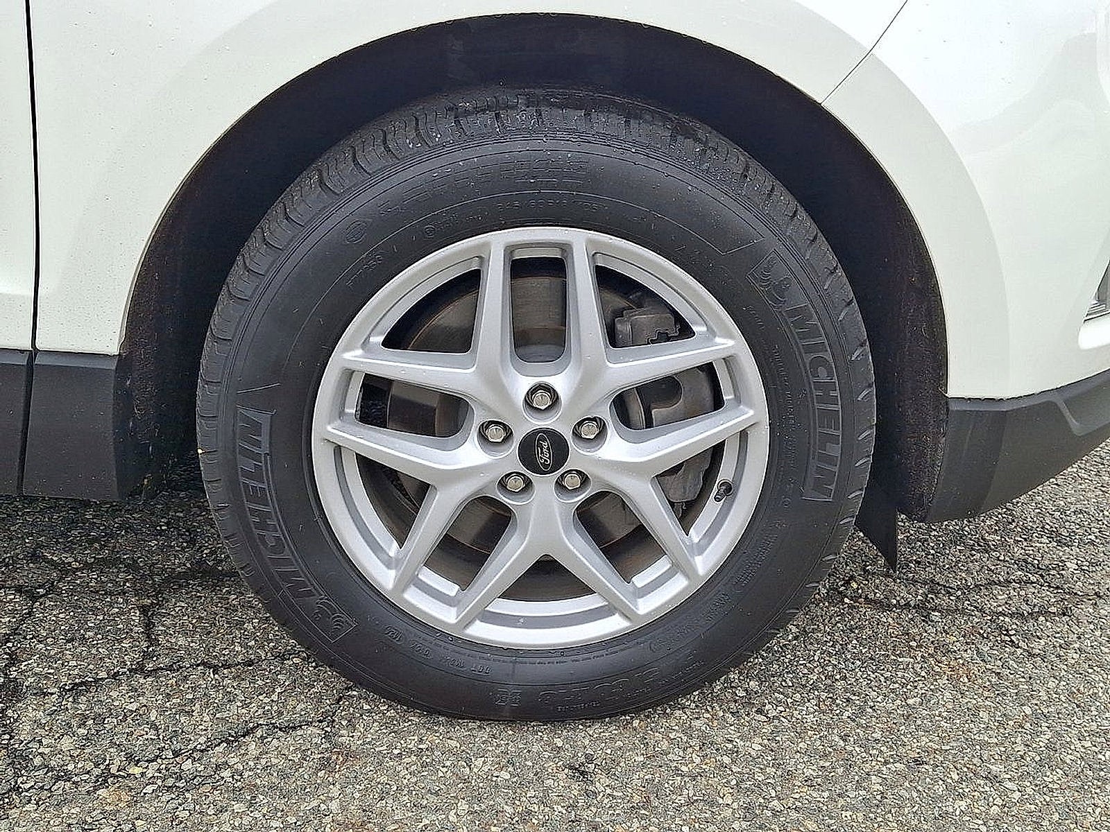 2023 Ford Edge Base