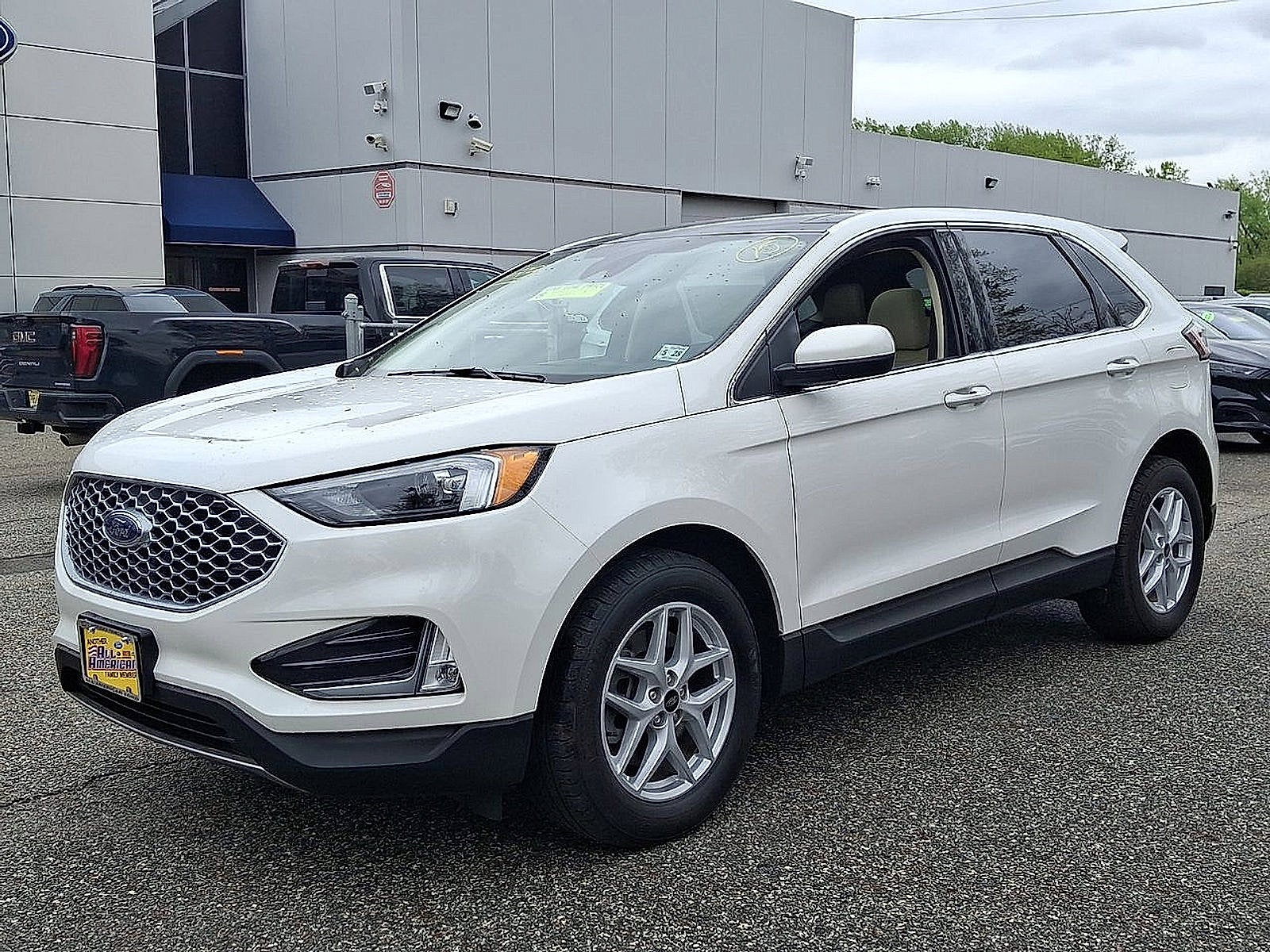 2023 Ford Edge Base
