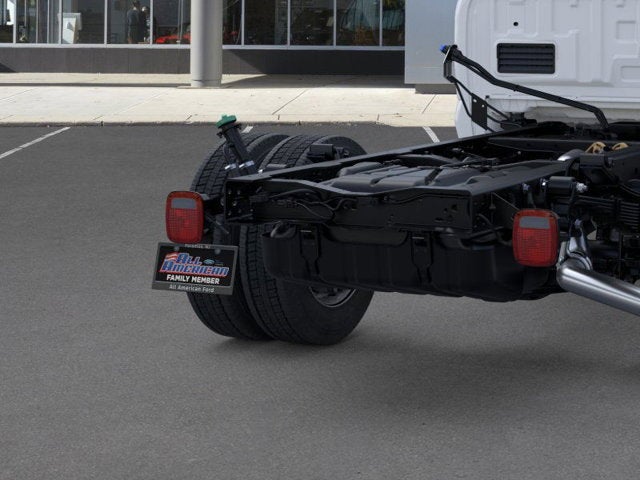 2025 Ford Super Duty F-550 DRW Base