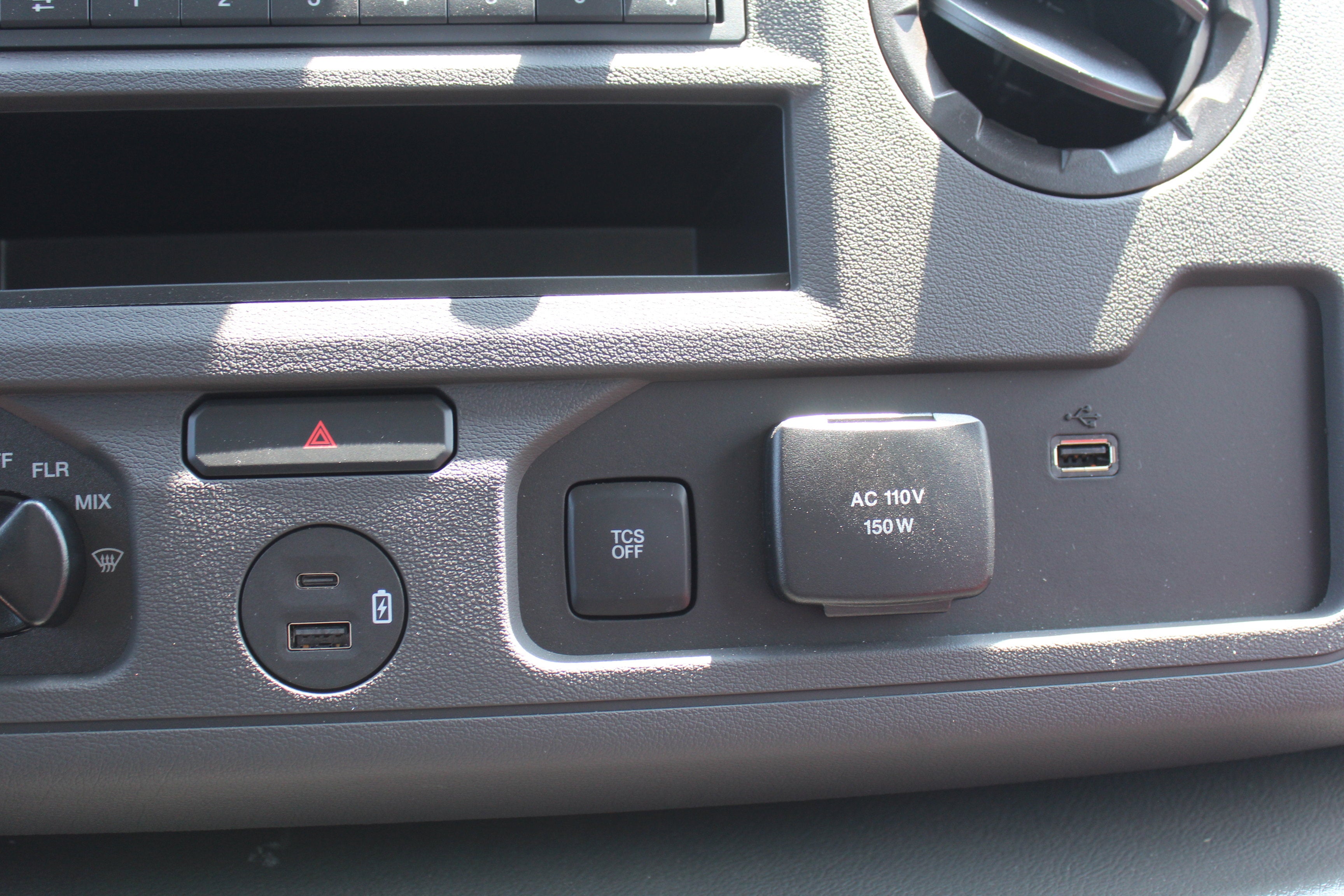 2026 Ford Dry Freight Box Truck E-350 15 FT Aluminum DuraCube Body