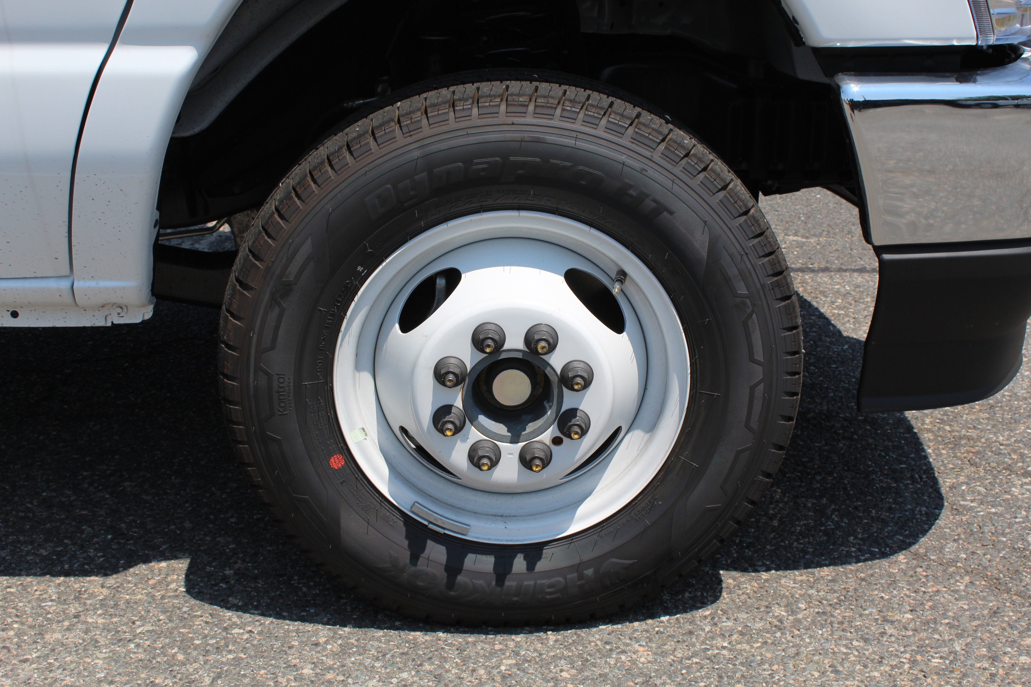 2026 Ford Dry Freight Box Truck E-350 15 FT Aluminum DuraCube Body