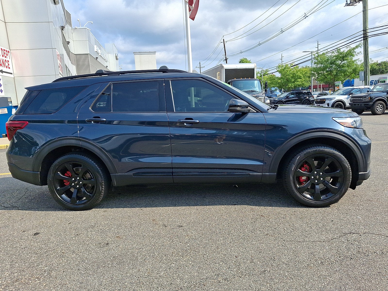 2023 Ford Explorer ST
