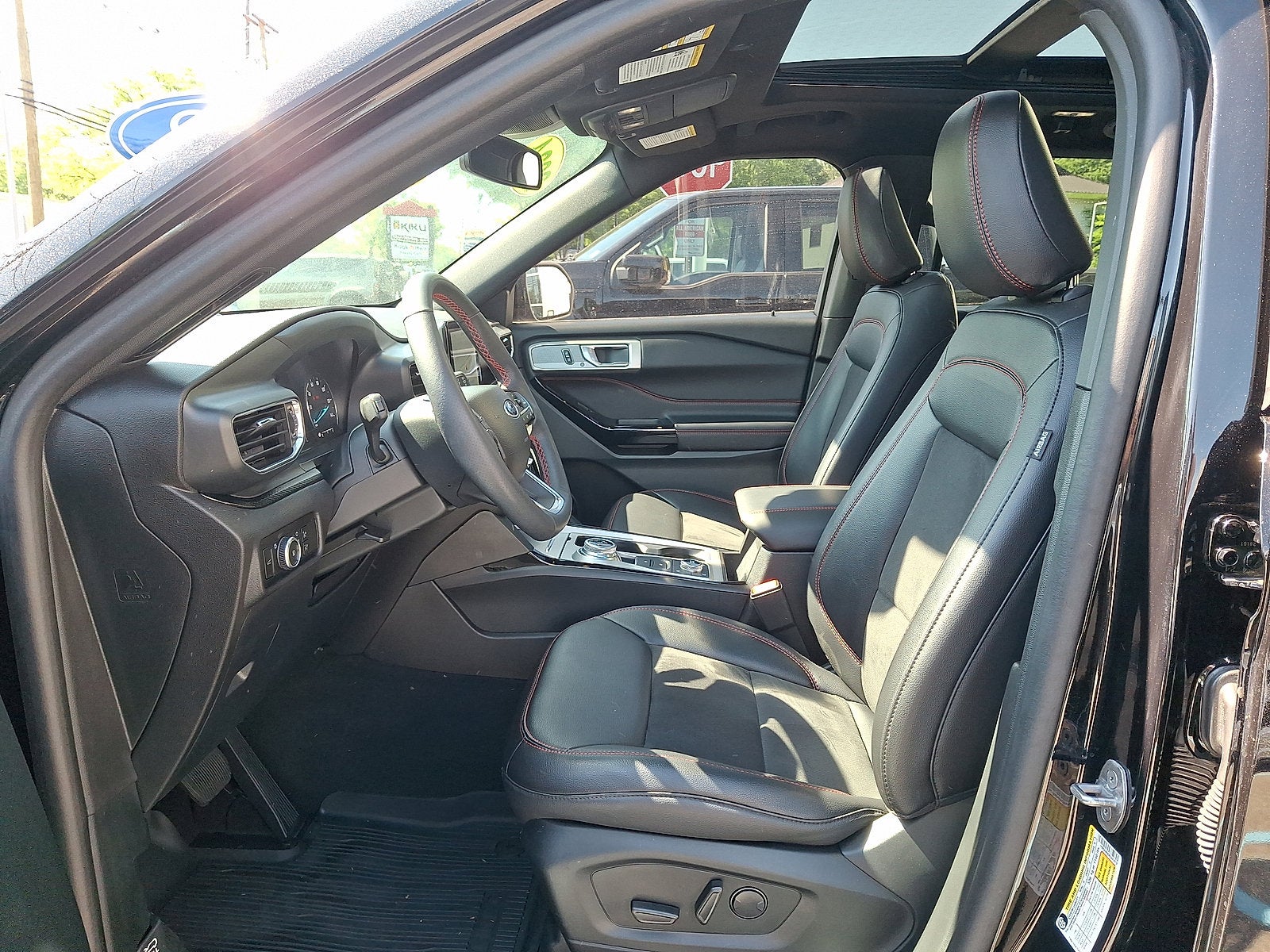 2024 Ford Explorer ST-Line
