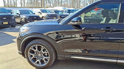 2025 Ford Explorer Base