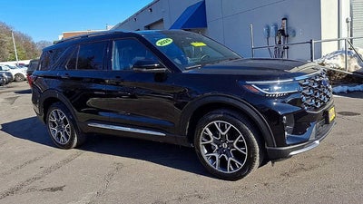 2025 Ford Explorer Base