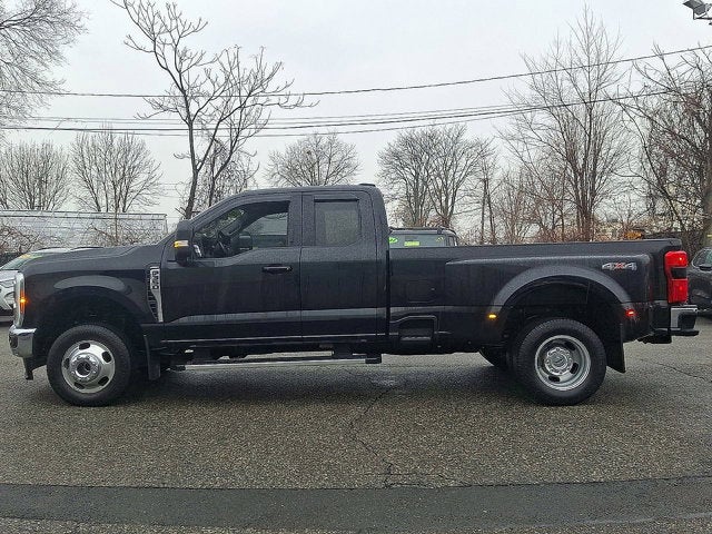 2023 Ford Super Duty F-350 DRW Base
