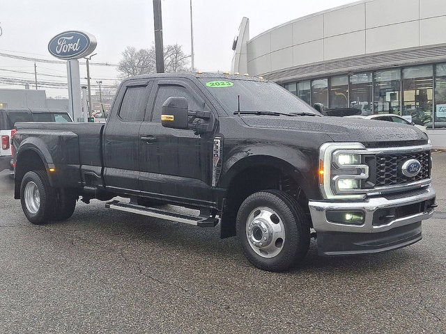 2023 Ford Super Duty F-350 DRW Base
