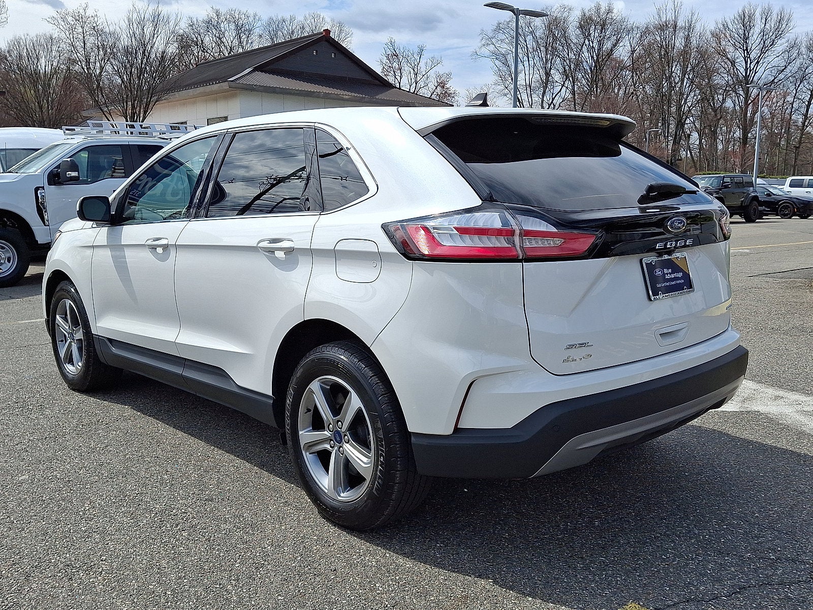 2022 Ford Edge Base