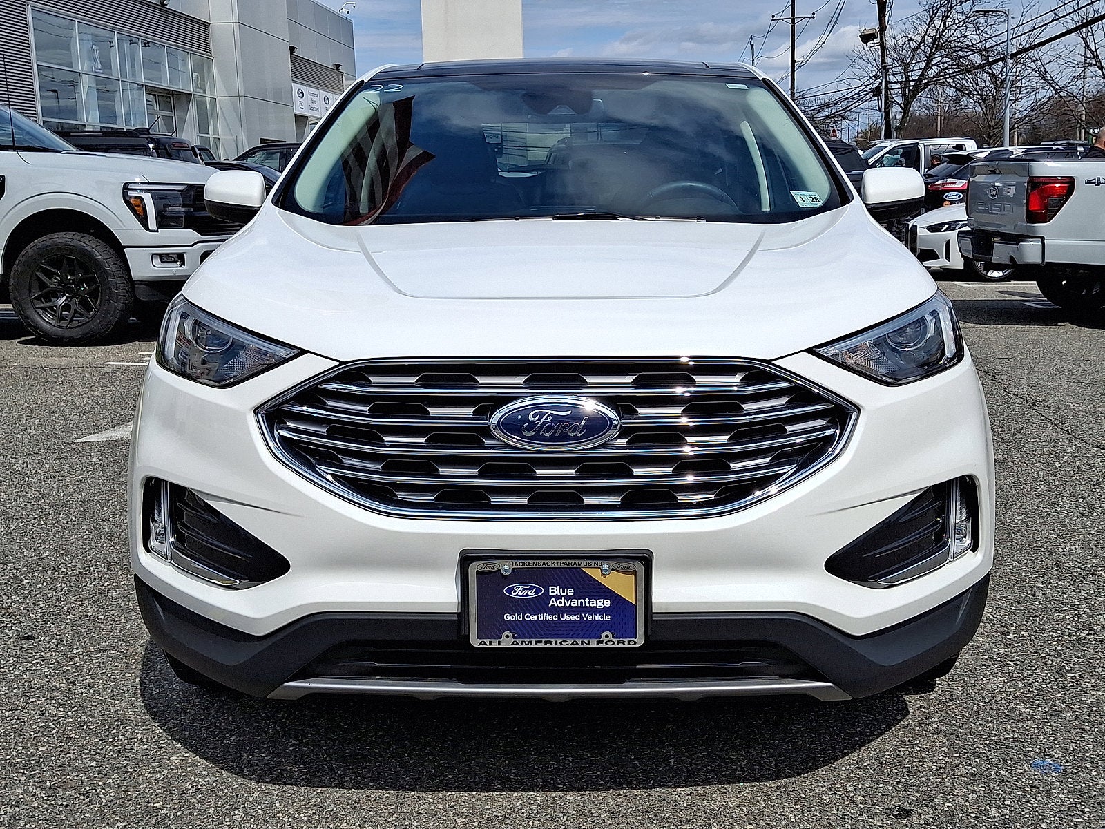 2022 Ford Edge Base