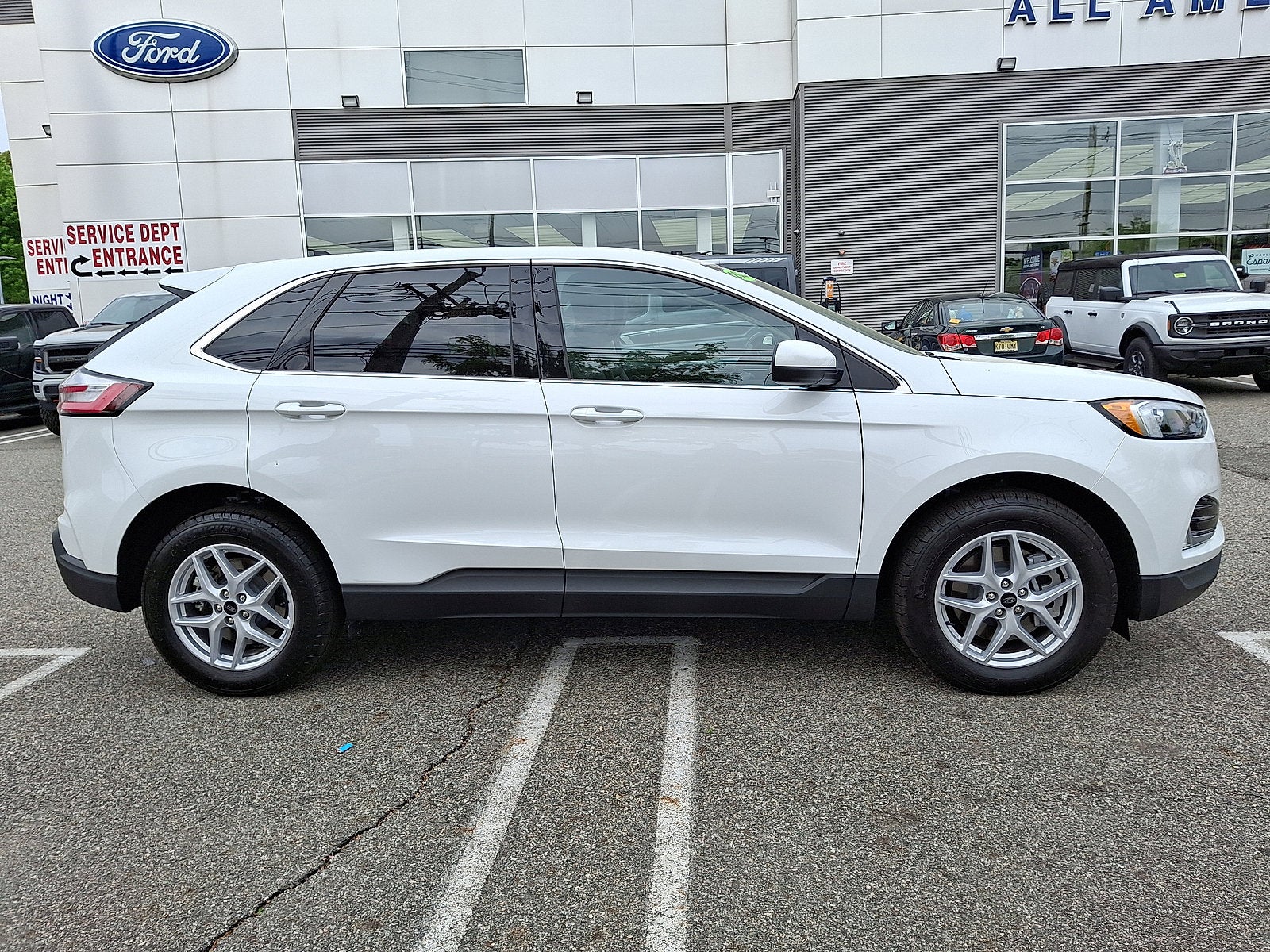 2023 Ford Edge Base
