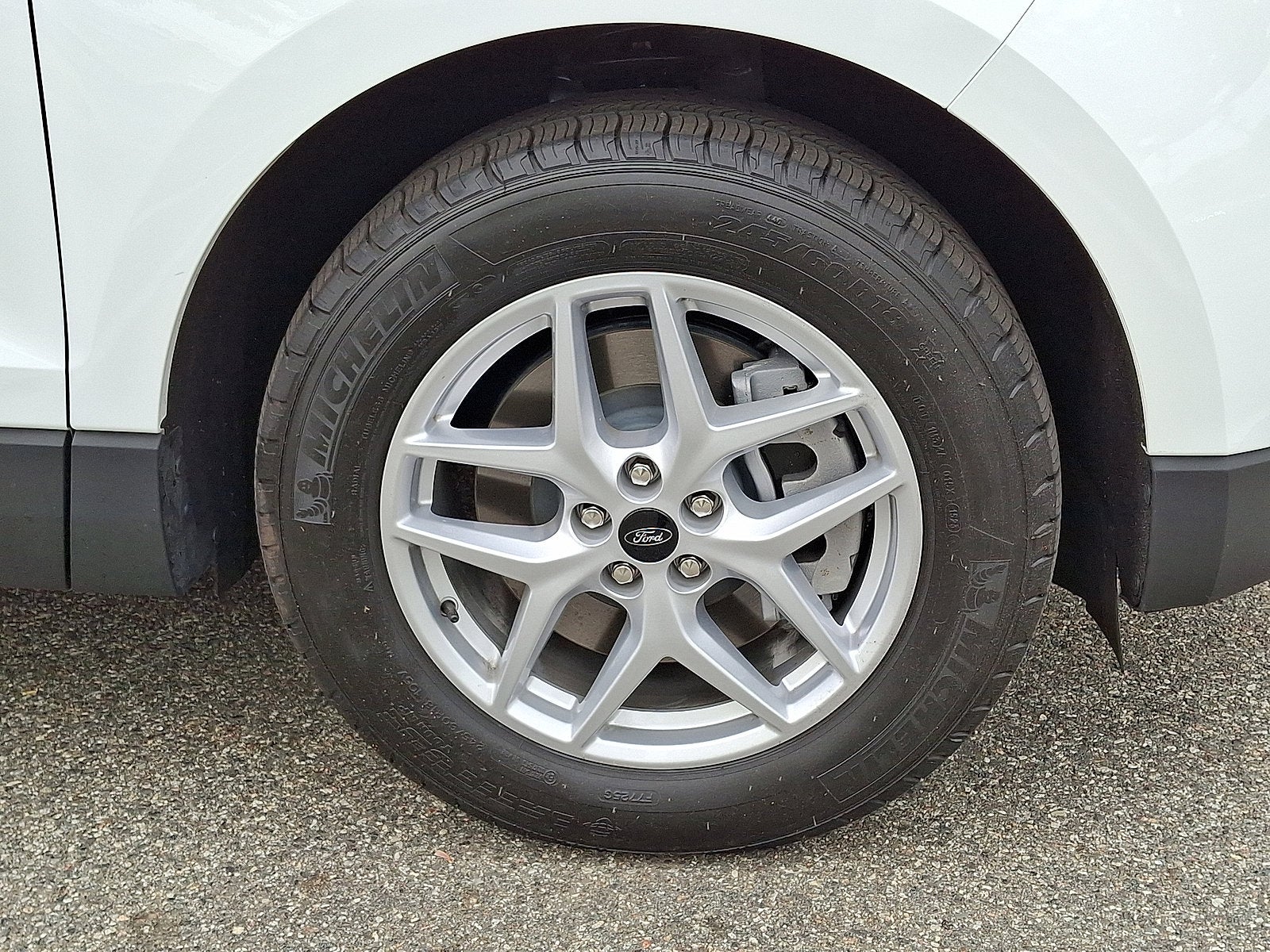2023 Ford Edge Base