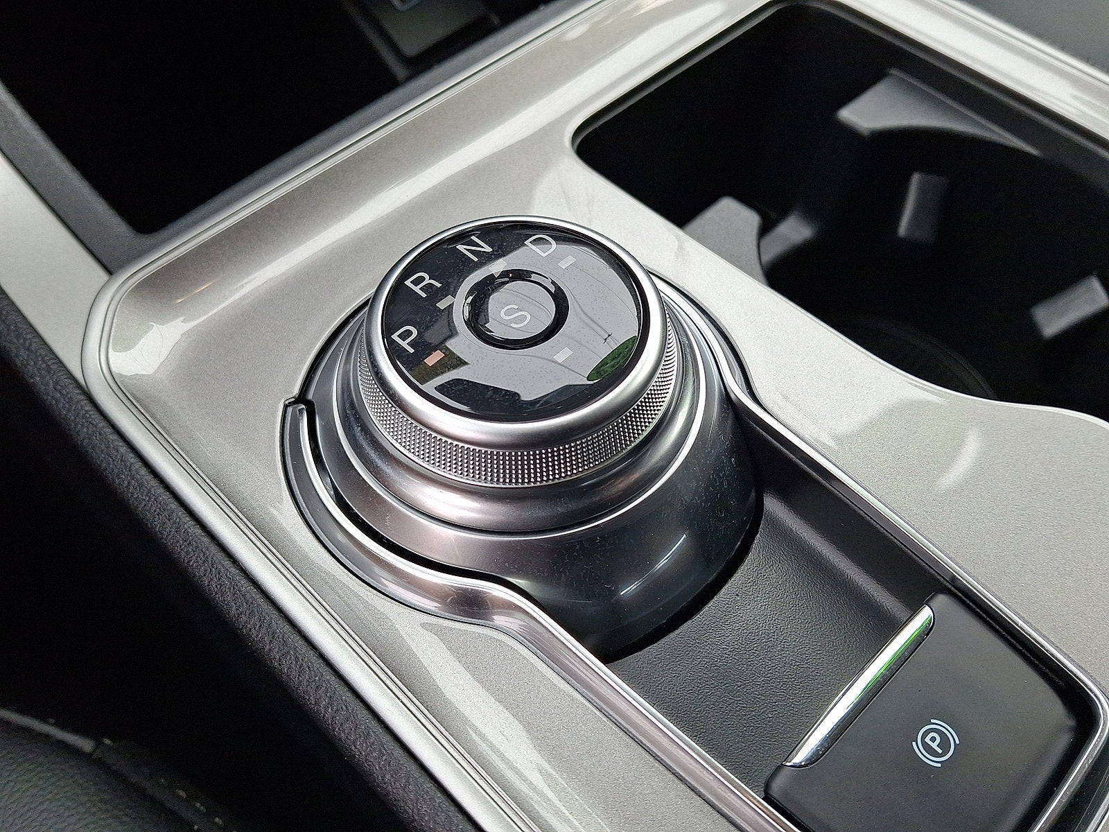 2023 Ford Edge Base
