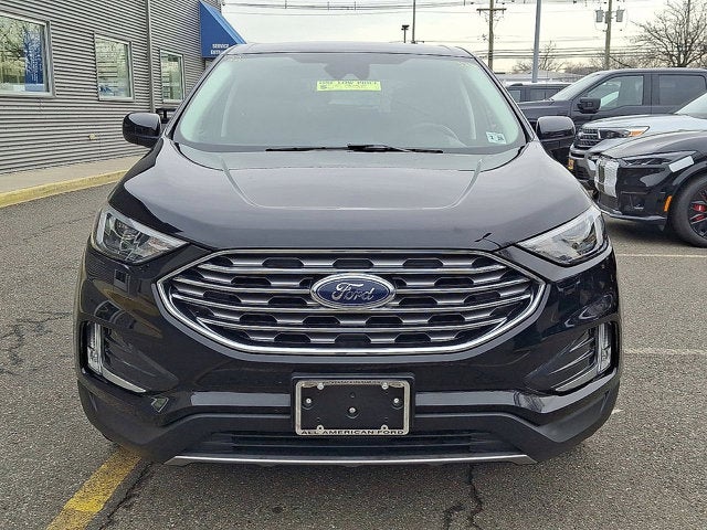 2022 Ford Edge Base