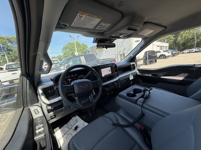 2024 Ford Super Duty F-550 DRW XL