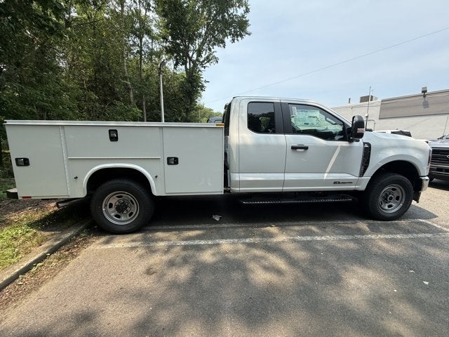 2026 Ford Chassis Cab F-350® XL