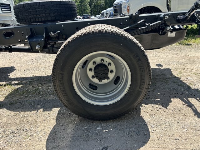 2025 Ford Chassis Cab F-350® XL