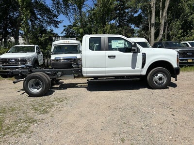 2025 Ford Chassis Cab F-350® XL