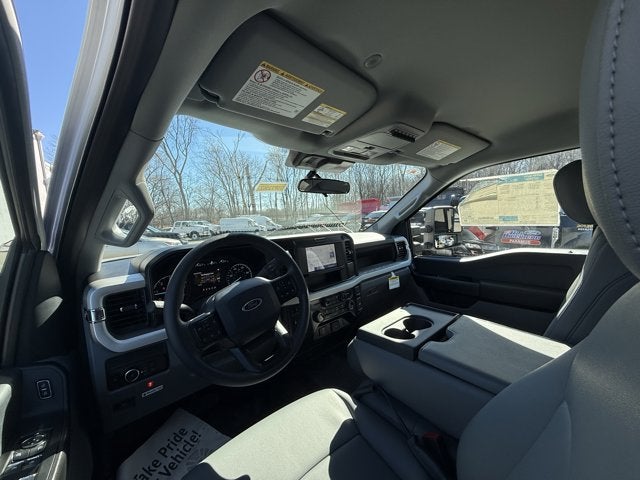 2025 Ford Chassis Cab F-350® XL