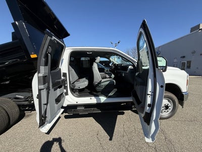 2025 Ford Chassis Cab F-350® XL