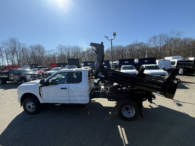 2025 Ford Chassis Cab F-350® XL